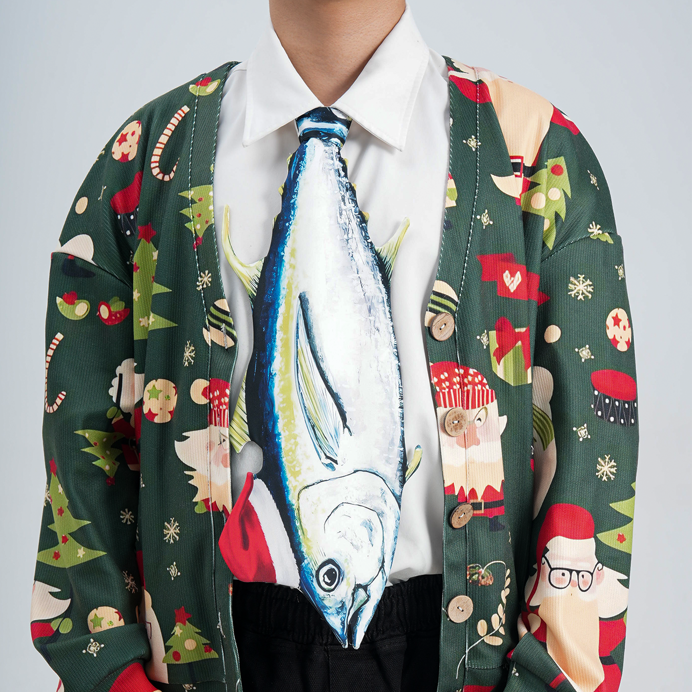 Creative tuna fish-shaped novelty tie, fun and unique accessory for parties and animal lovers.