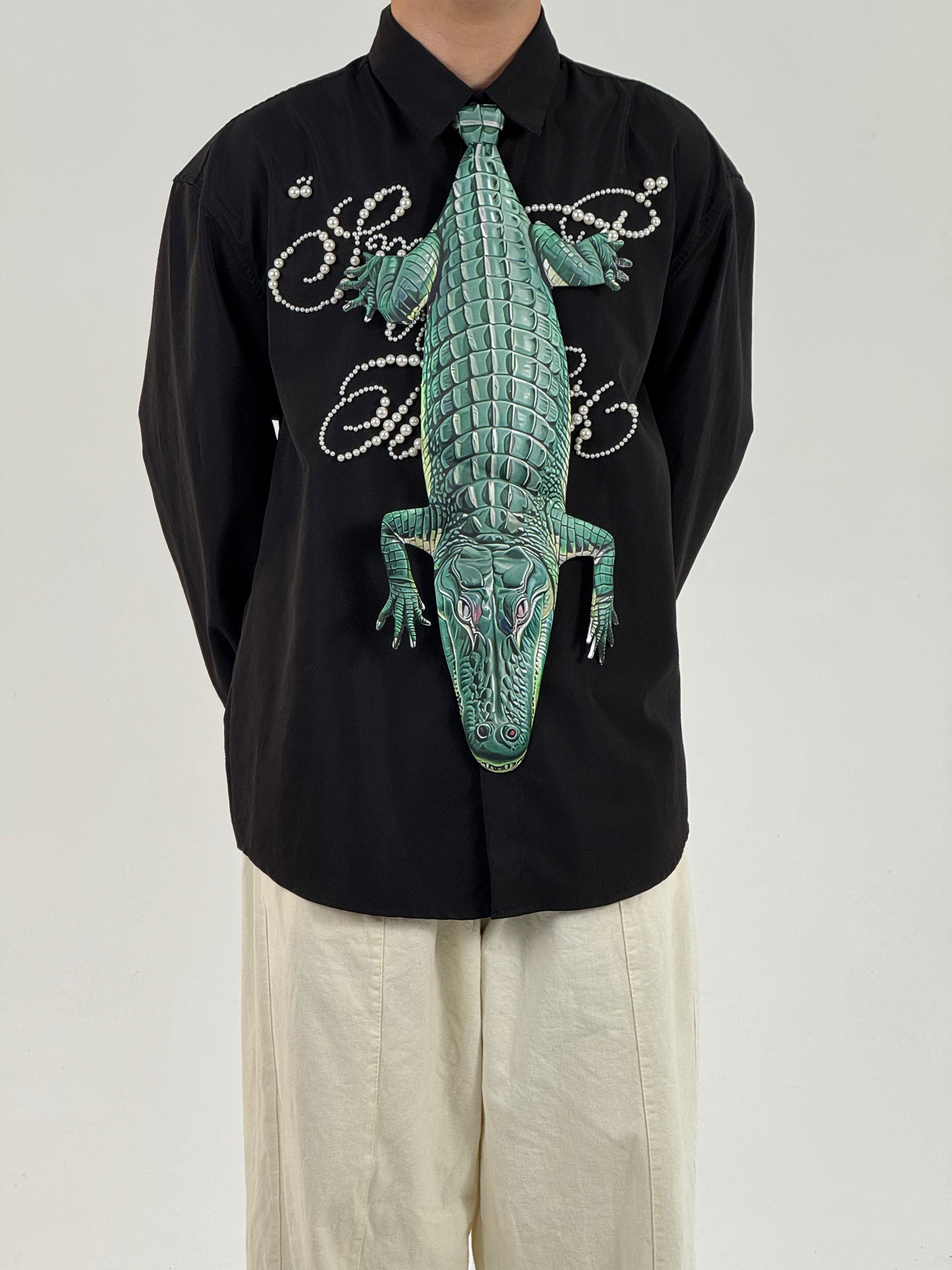 Unique crocodile-shaped novelty tie, a bold fashion accessory for those who love creative and eye-catching designs.